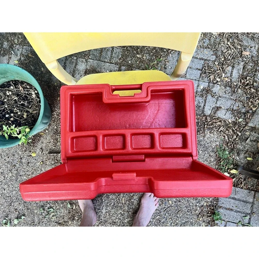 LEGO 1980’s Red Plastic Carrying Case 11.5 x 7.5 x 4 Very Good Condition
